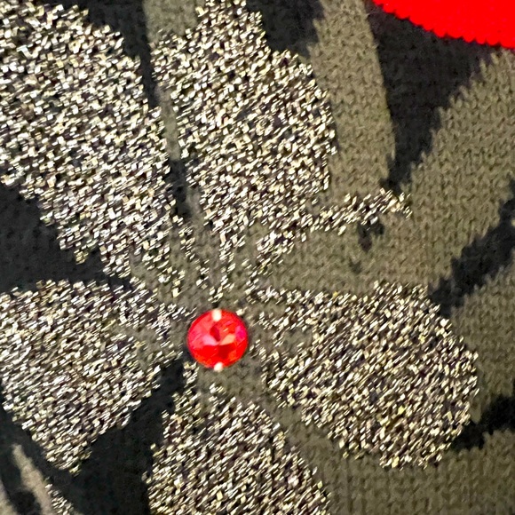 33 degrees in women’s sweater - Picture 3 of 13